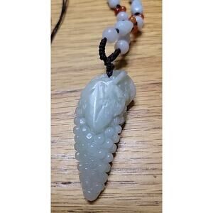 Vintage 1980s Grape Leaf Light Nephrite Jade Stone Pendant Necklace